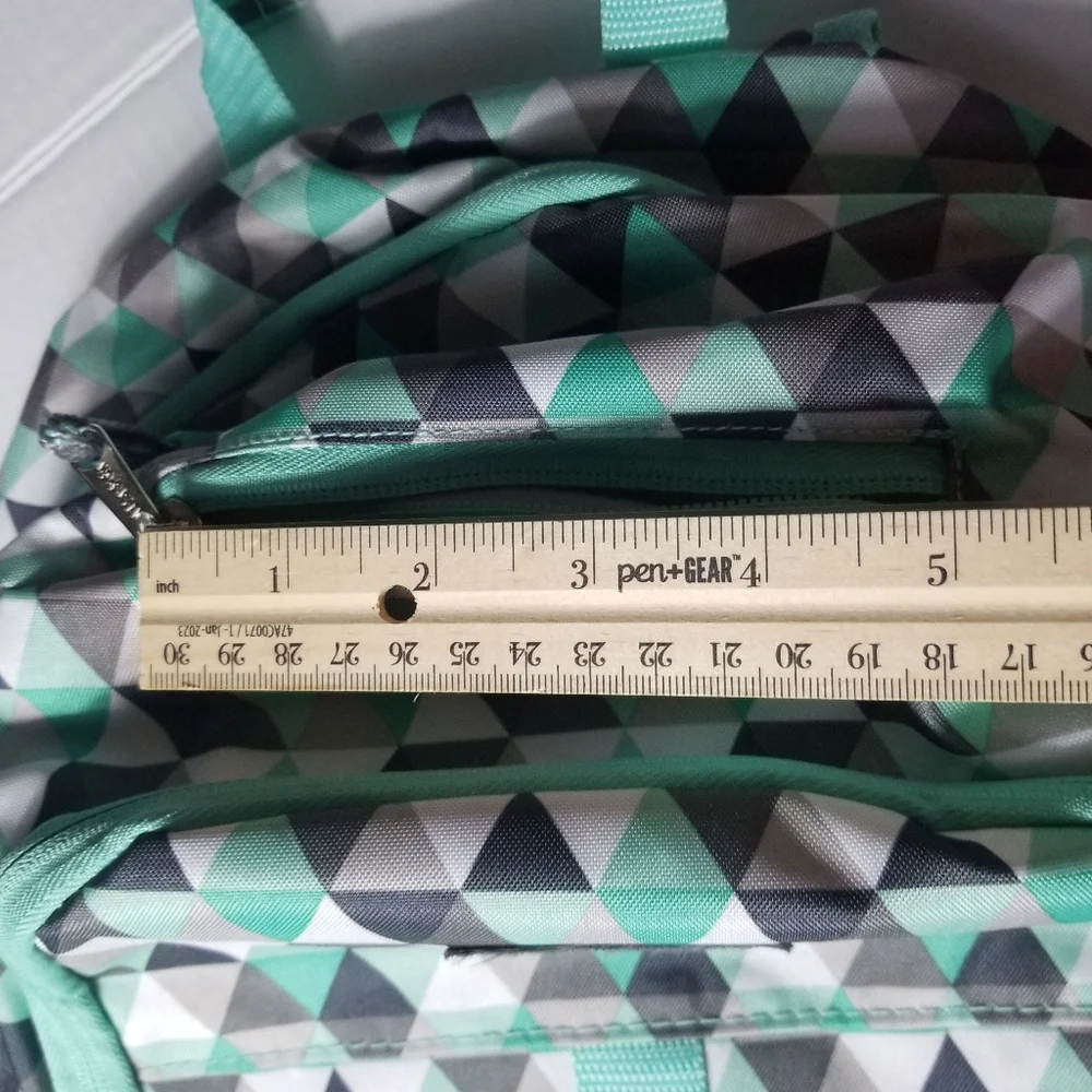 LIKE NEW EASTSPORT BACKPACK